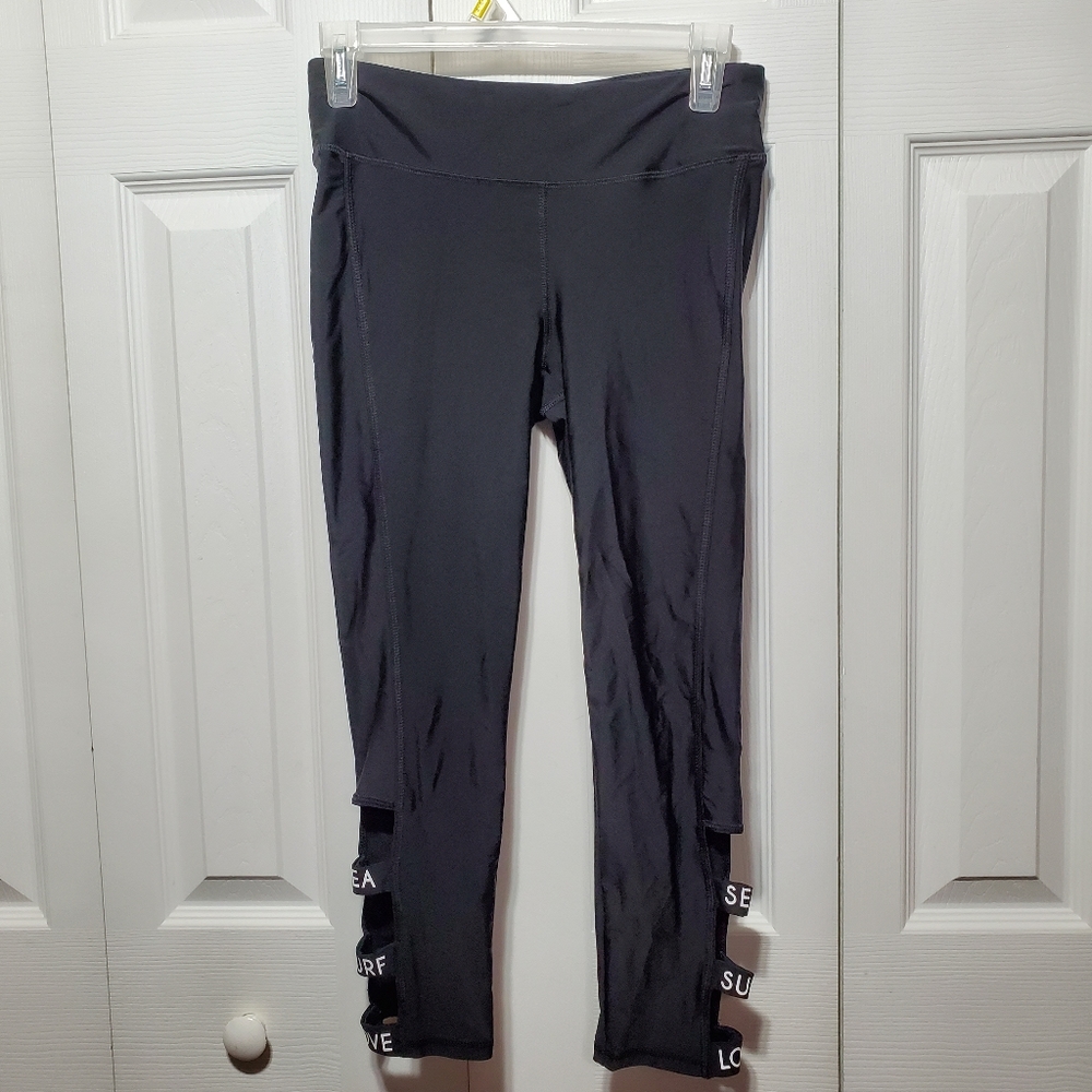 Forever 21 black cropped leggings